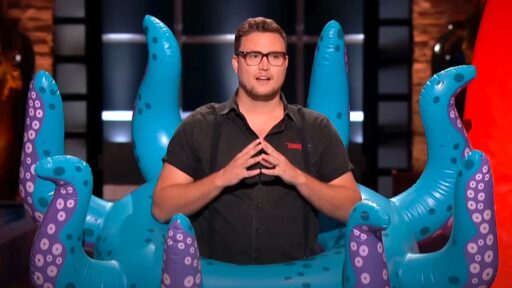 Inilah yang Terjadi pada Tenikle Suction Tripod dari Shark Tank Season 13