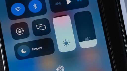 iPhone Terus Meredup Meski Auto-Brightness Dimatikan? Ini Solusinya!